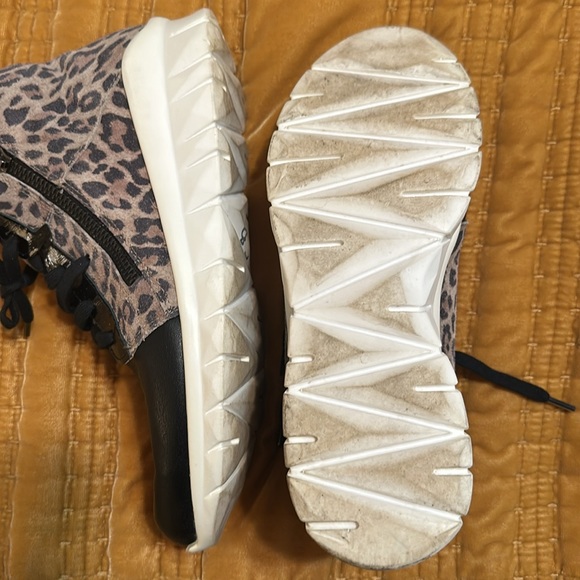 Naot Polaris High Top sneaker - Picture 6 of 8